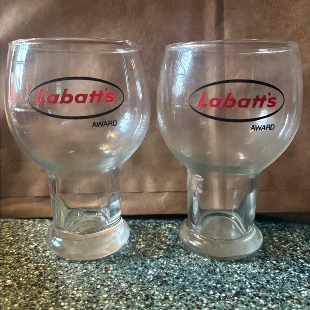 Vintage Labatt’s Canada Beer Beverage Award Glass Goblet. Set of Two.